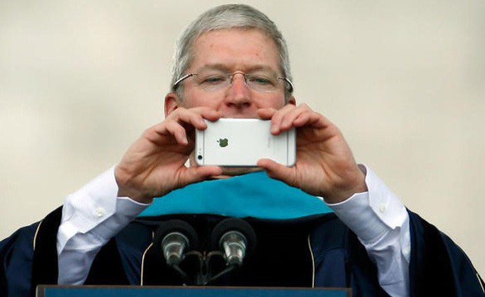CEO Apple thừa nhận dùng iPhone quá nhiều nhưng vẫn khẳng định iPhone không gây nghiện