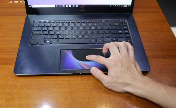 [Computex 2018] Cận cảnh ZenBook Pro mới của ASUS, sở hữu màn hình cảm ứng thay thế cho TouchPad cùng cấu hình ấn tượng