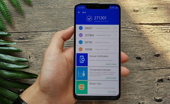 Xiaomi Mi 8 không đạt 301.472 điểm AnTuTu như hãng này đã quảng cáo