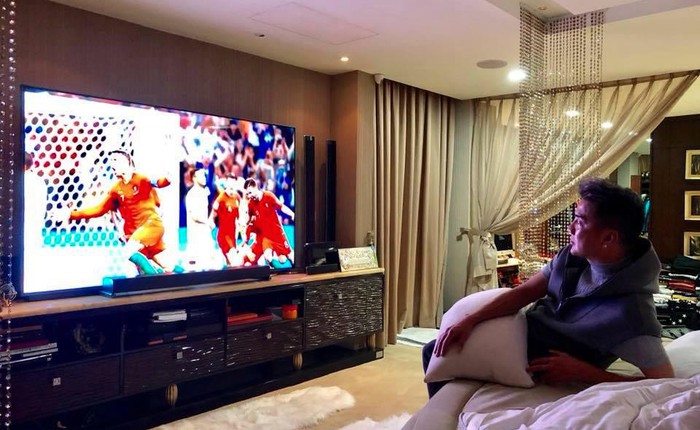Đàm Vĩnh Hưng khoe TV "hàng khủng" để xem World Cup 2018