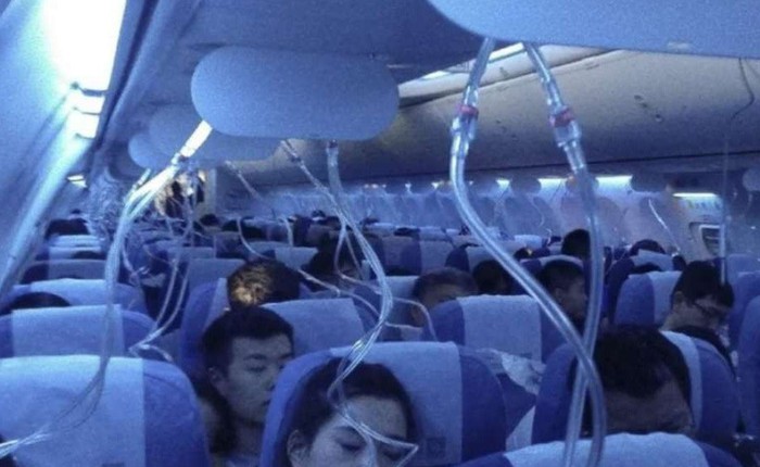 Nghi ngờ phi công của Air China hút thuốc trong buồng lái, khiến máy bay đột ngột mất độ cao 6000m