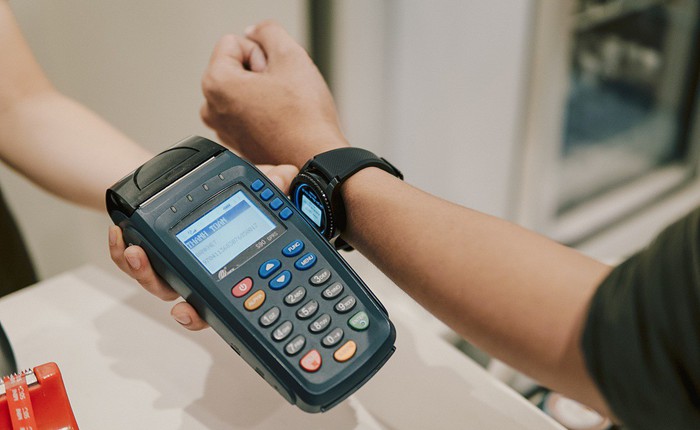 Tích hợp Samsung Pay trên smartwatch Gear: Như hổ mọc thêm cánh!