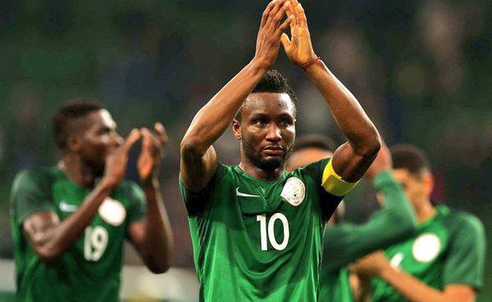 Biết bố bị bắt cóc vẫn tập trung thi đấu trận quyết định tại World Cup 2018, đội trưởng Nigeria được tung hô như người hùng