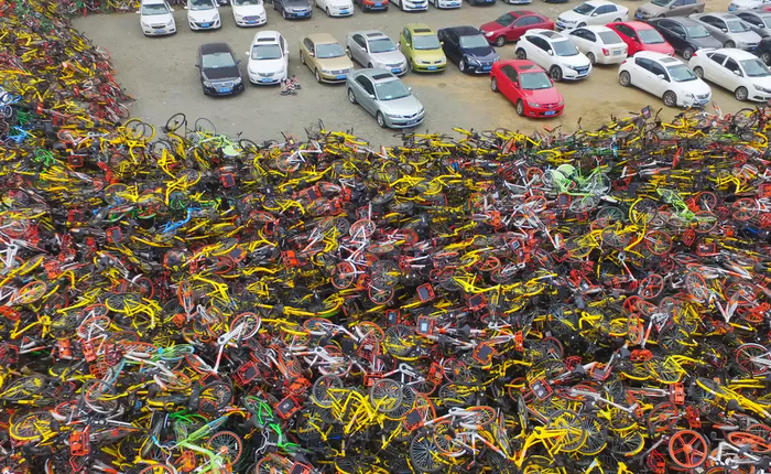 Choáng ngợp với những tấm ảnh chụp từ trên không các "nghĩa địa xe đạp" tại Trung Quốc