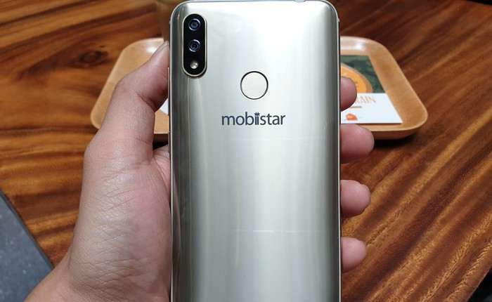 Trên tay smartphone thương hiệu Việt có ngoại hình giống y hệt iPhone X