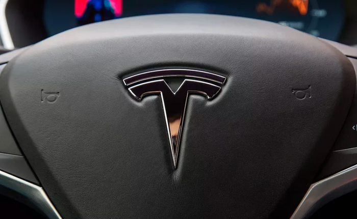 Đang yên đang lành, tại sao Elon Musk muốn Tesla trở thành công ty tư nhân?