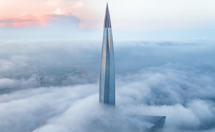 Choáng ngợp trước vẻ đẹp lừng lẫy của Lakhta - tòa tháp 462 mét cao nhất Châu Âu