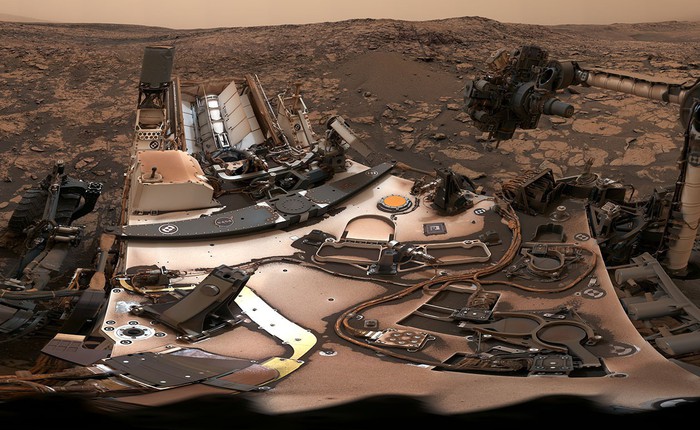 Cùng xem ảnh chụp...selfie choáng ngợp của tàu thăm dò Curiosity ngay trên Sao Hỏa