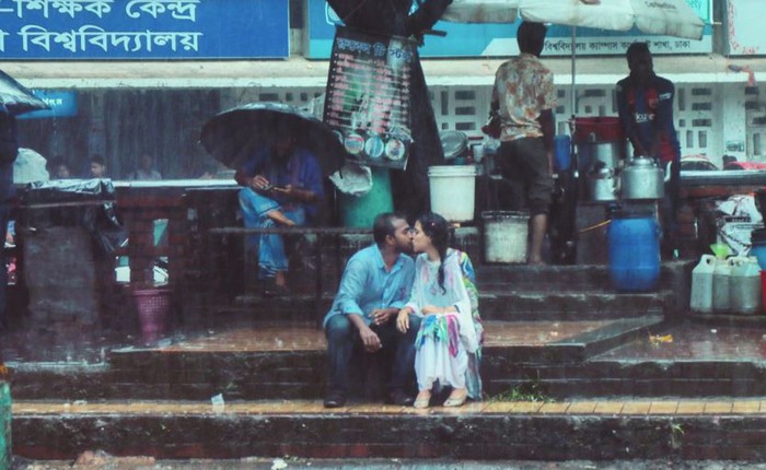 Chụp ảnh cặp đôi hôn nhau, nhiếp ảnh gia Bangladesh bị đồng nghiệp đánh, lại còn bị đuổi việc