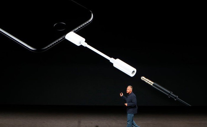 Chỉ một quyết định không bán kèm adapter chuyển cổng 3.5mm của Apple đã khiến cho nhà sản xuất chip này điêu đứng