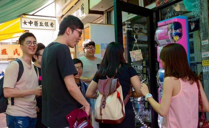 Tại Hồng Kông có hẳn một cỗ máy bán hàng thần kỳ, chuyên giúp FA tìm cuộc hẹn với người ấy
