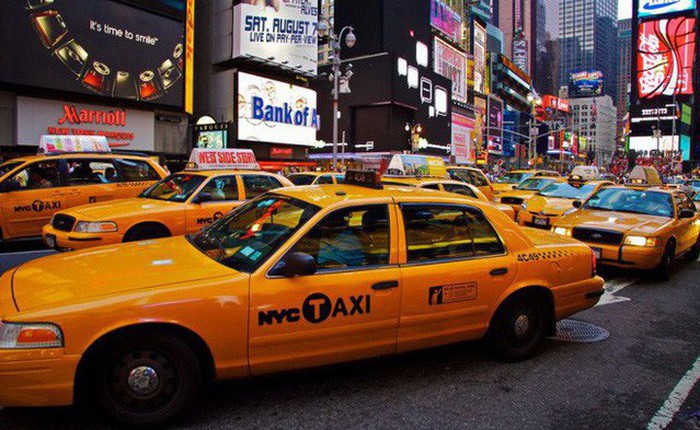 Tại sao taxi thường được sơn màu vàng?