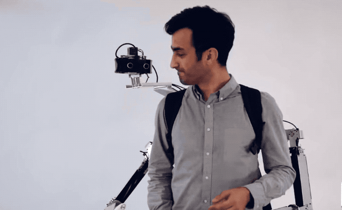 Robot telepresence này chính là hai cánh tay điều khiển từ xa bằng công nghệ thực tế ảo