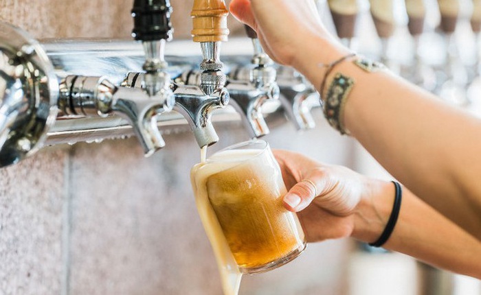 Nhằm nâng cao nhận thức về tình trạng thiếu nước, Carlsberg nghiên cứu làm hẳn bia từ…nước thải