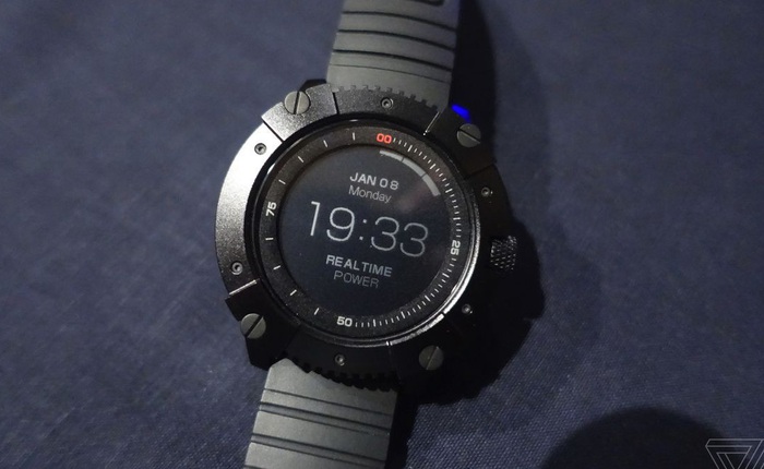 [CES 2018] Chiếc smartwatch này có thể tự sạc bằng nhiệt độ cơ thể của bạn hoặc bằng năng lượng mặt trời