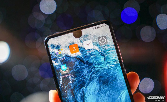 Sharp đưa điện thoại viền siêu mỏng AQUOS S2 vào Việt Nam, giá 6,99 triệu đồng, hấp dẫn hơn hẳn so với hàng xách tay
