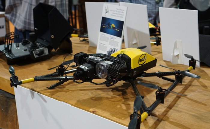 [CES 2018] Intel giới thiệu mẫu drone Falcon™ 8+