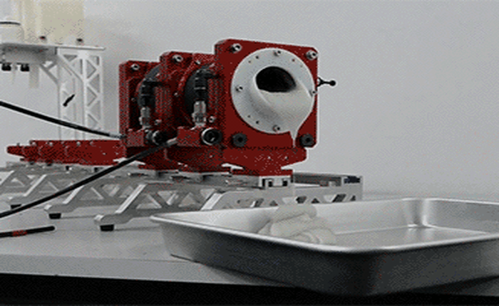 Đây là con robot biết nôn đầu tiên trên thế giới, và các nhà khoa học rất cần nó để nghiên cứu tên lửa