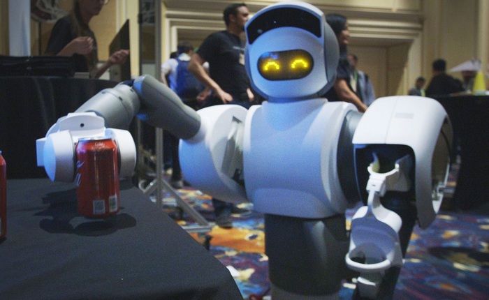 [CES 2018] Robot "ô sin" này có thể vào tủ lạnh mang bia ra cho bạn uống