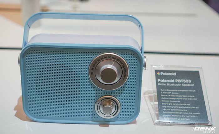 [CES 2019] Ngắm nhìn chiếc loa không dây kiêm đài radio 'giả cổ' đến từ Polaroid
