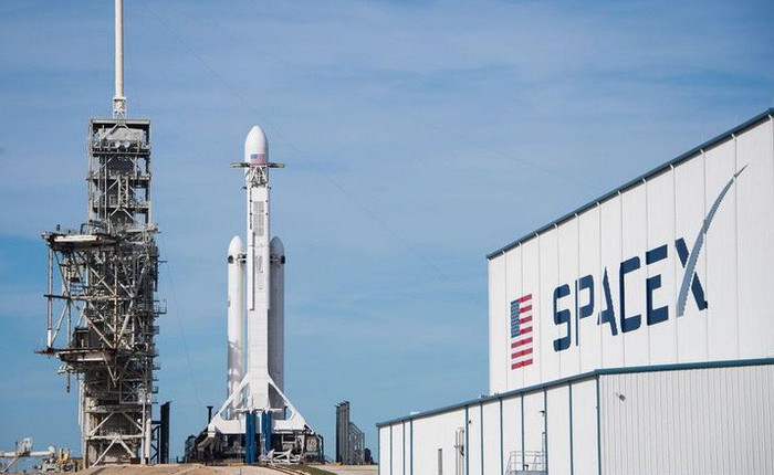 SpaceX sa thải 10% nhân viên, chuẩn bị cho giai đoạn cực kỳ khó khăn
