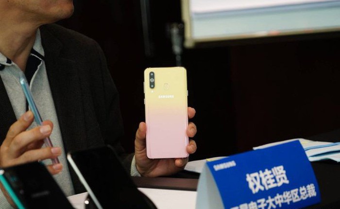 Samsung sẽ ra mắt Galaxy A8s FE với màu gradient vào đúng ngày Valentine