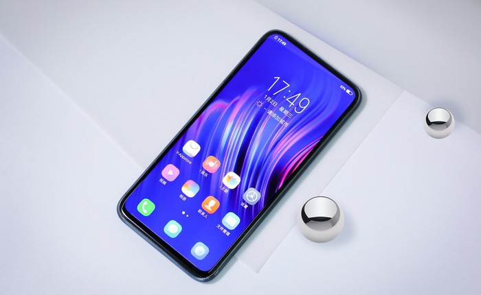 Cận cảnh smartphone "không lỗ" Vivo APEX 2019: Cổng sạc nam châm, truyền âm thanh qua màn hình, nút bấm cảm ứng lực, RAM 12GB