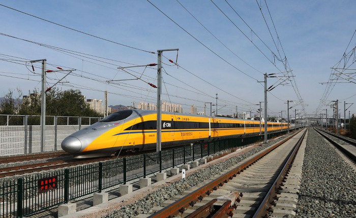 Đường sắt cao tốc của Trung Quốc chạy thử nghiệm đạt tốc độ kỷ lục 385 km/h, cao hơn 10% so với tốc độ thiết kế
