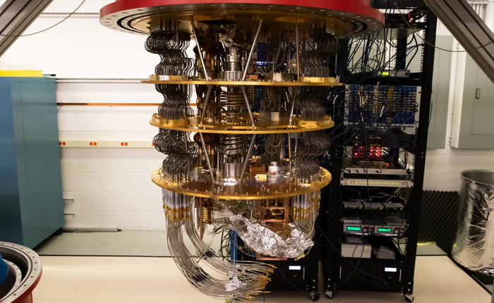 Đây là siêu máy tính lượng tử Google Sycamore, được lưu giữ tại -273 độ C, giải được bài toán mọi máy tính trên thế giới chịu thua