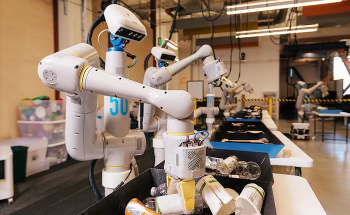 Công ty mẹ của Google đang phát triển robot có khả năng tự học từ thế giới xung quanh