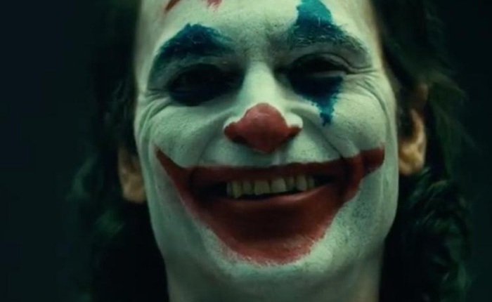 Joaquin Phoenix cực kỳ hài lòng khi cái kết của Joker khiến fan hâm mộ tranh cãi nảy lửa, với những giả thuyết điên rồ không tưởng