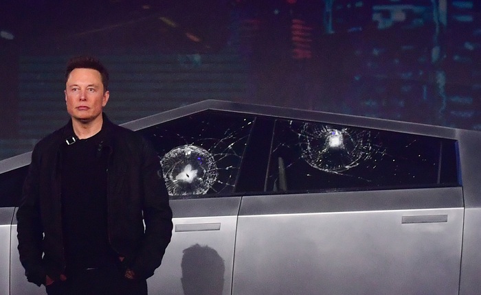 Elon Musk giải thích lý do vì sao cửa kính Cybertruck bị vỡ trong màn trình diễn