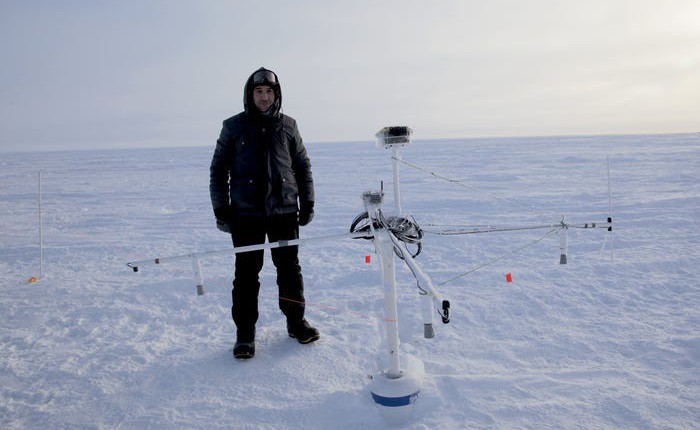 Một kỹ sư muốn phủ hàng triệu hạt thủy tinh nhỏ lên Bắc Cực, phản chiếu ánh sáng Mặt Trời để ngăn băng tan chảy
