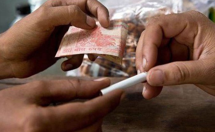 Tại sao người Ấn Độ lại có thói quen mua lẻ từng điếu thuốc?