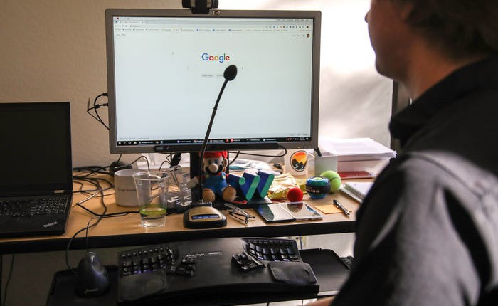 Không thể gõ phím vì bệnh hiểm nghèo, anh kĩ sư Google tự chế phần mềm nhận diện giọng nói, chỉ cần ra lệnh là máy tính tự viết code thay mình