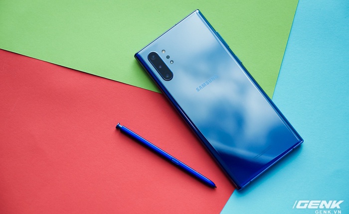 Cảm nhận màu mới trên Galaxy Note10+ Aura Blue: Không theo xu hướng chuyển màu, càng ra nắng càng thấy đẹp hơn