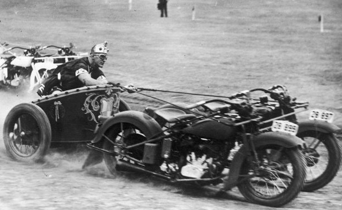 Motorcycle chariot Racing: Đường đua dành cho mô tô tái hiện chiến xa thời Trung Cổ