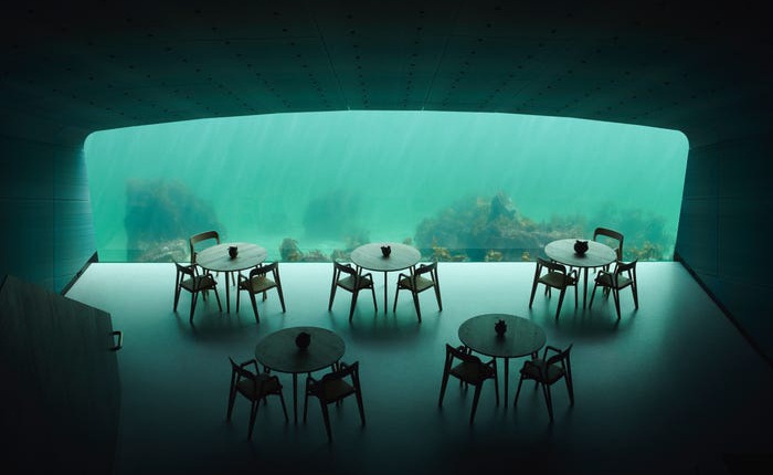 Ăn thử ở nhà hàng dưới nước đầu tiên ở Châu Âu: Dùng bữa ở độ sâu 5m, ngắm cá bơi tung tăng trước mặt với 10 triệu đồng/người