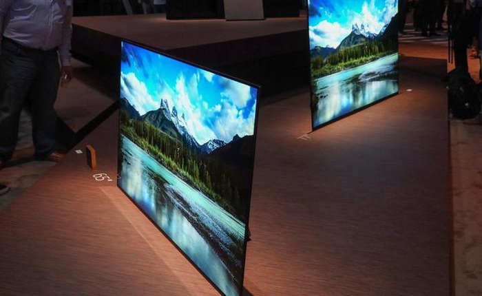 Samsung đang tiến gần hơn bao giờ hết tới công nghệ TV QD-OLED, hứa hẹn sẽ là đối trọng đáng gờm với TV OLED của LG