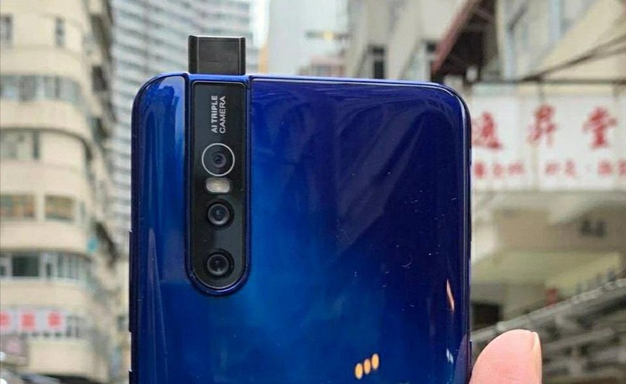 Vivo V15 Pro lộ ảnh trên tay với 3 camera chính cùng hệ thống camera selfie "thò thụt" 32MP