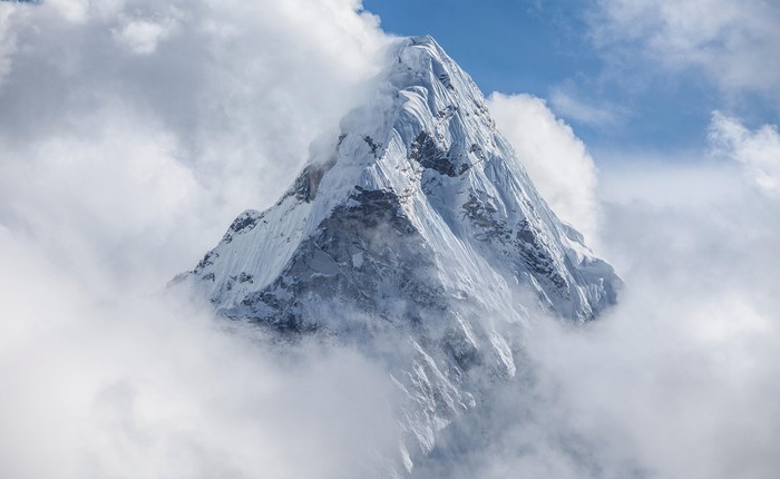 Các nhà khoa học phát hiện bên trong Trái Đất của chúng ta là những rặng núi hùng vĩ hơn cả Everest