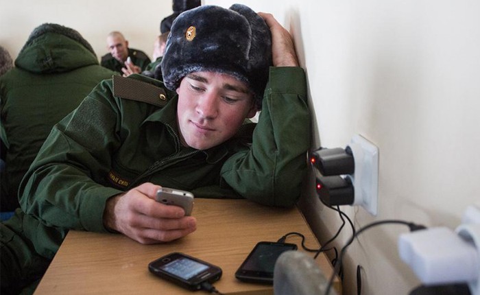 Quân đội Nga sẽ bị cấm sử dụng smartphone vì sợ bị theo dõi