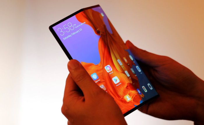 Huawei "Chúng tôi đã làm ra một chiếc điện thoại tương tự Galaxy Fold rồi, nhưng phải hủy vì quá tệ"