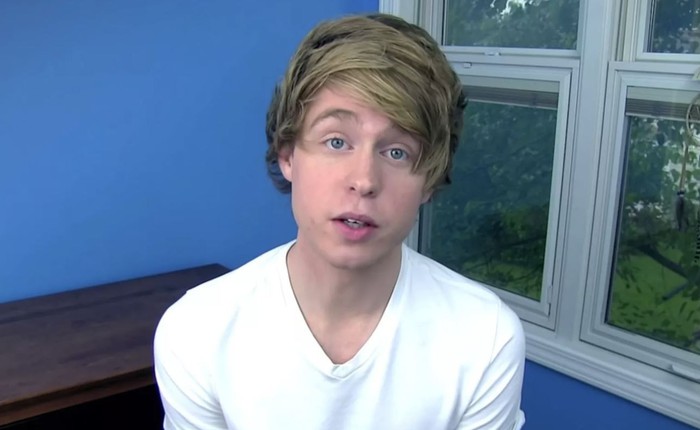 Youtube cuối cùng cũng xóa kênh của Austin Jones - kẻ gạ gẫm fan nữ trẻ tuổi gửi ảnh khiêu dâm