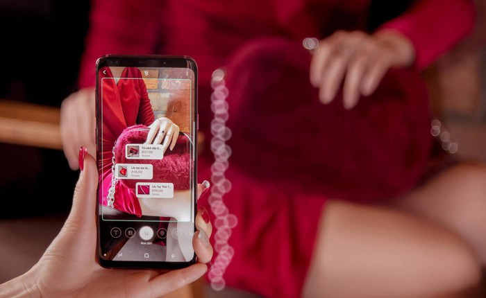 Mua một được ba với Galaxy S9+ Vang Đỏ: smartphone kiêm phụ kiện thời trang kiêm bùa may đỏ cả năm