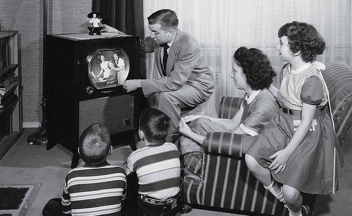 Những đặc điểm trên chiếc TV đáp ứng mọi nhu cầu của các thành viên trong gia đình