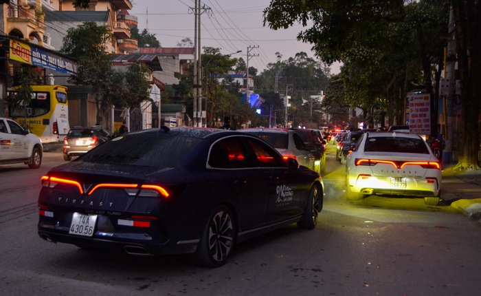 Hàng trăm chủ xe VinFast hào hứng tiếp tục hành trình chinh phục Hà Giang: Không mỏi mệt sau ngày đầu leo đèo