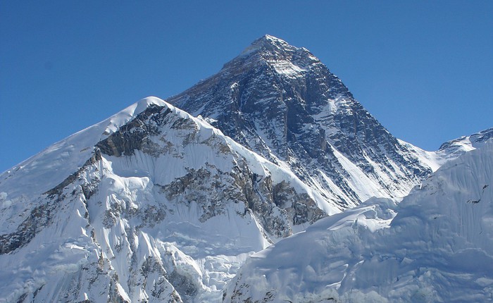 Độ cao thực tế của đỉnh núi cao nhất thế giới Everest: khi người ta không dám công bố sự thật vì sợ không ai tin