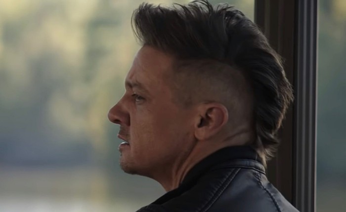 Không phải Iron Man, kiểu tóc lạ của Hawkeye trong trailer Endgame mới là điều khiến fan Marvel chú ý