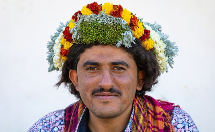 Tưởng chỉ có sa mạc, Saudi Arabia còn là xứ sở của 2000 loại thảo mộc, đàn ông thích đội hoa để làm đẹp và chữa bệnh